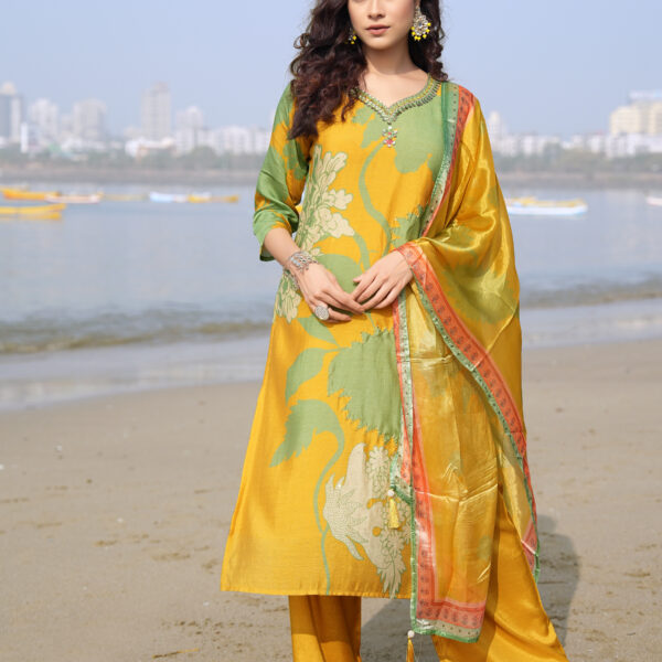 3 Piece set, Paan Neck, Shine Muslin Fabric, D.Silk