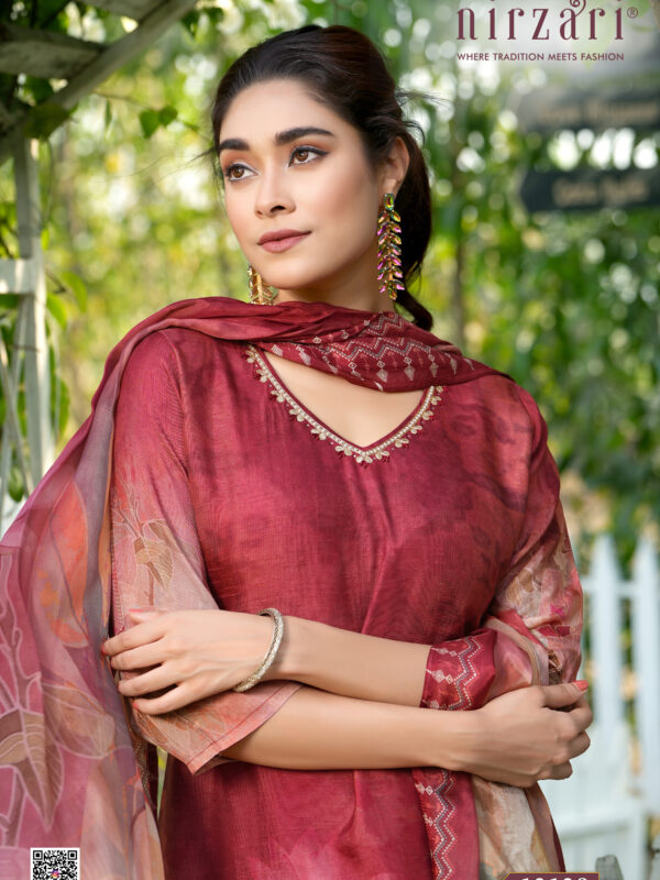 3 Piece set, Paan Neck, D.Silk